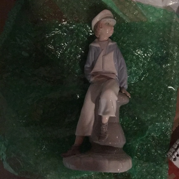 LLADRO Sailor Boy Figurine holding Sailboat #4810